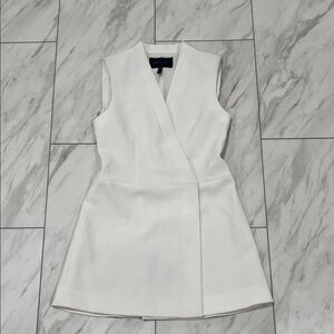 Elegant White Sleeveless Dress